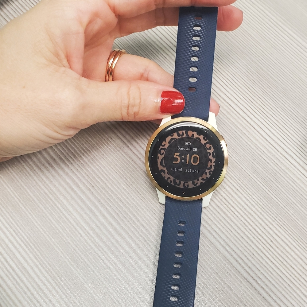 Garmin Vivoactive 4s watch, pre-owned, working perfectly.